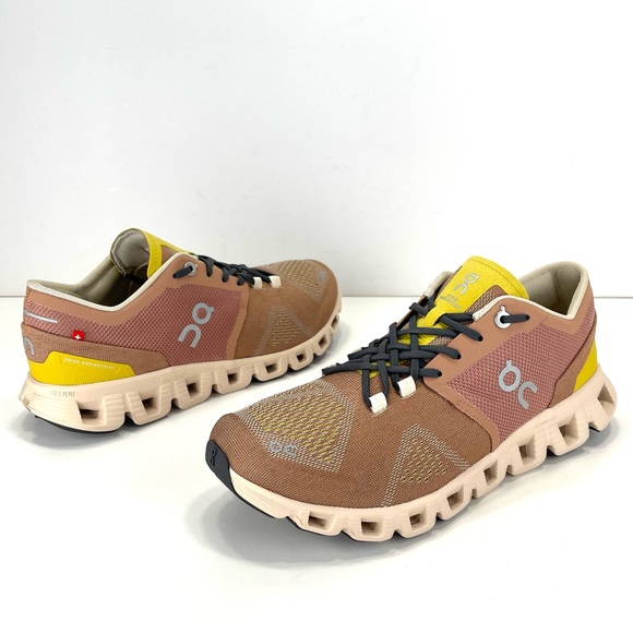 On Running Shoes On Cloud Helion Cloud X Swiss Engineering Running